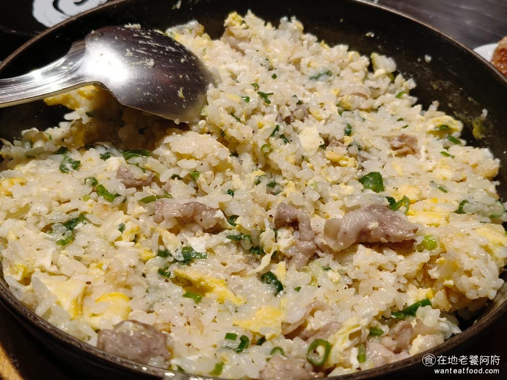 らあめん花月嵐信義威秀店 らあめん花月嵐信義威秀店菜單 らあめん花月嵐信義威秀店推薦 整體吃起來，口味偏鹹，如果我們下一次要再吃的話，應該會跟店員說，炒之前的醬汁，請不要全部加下去。 @在地老饕阿府