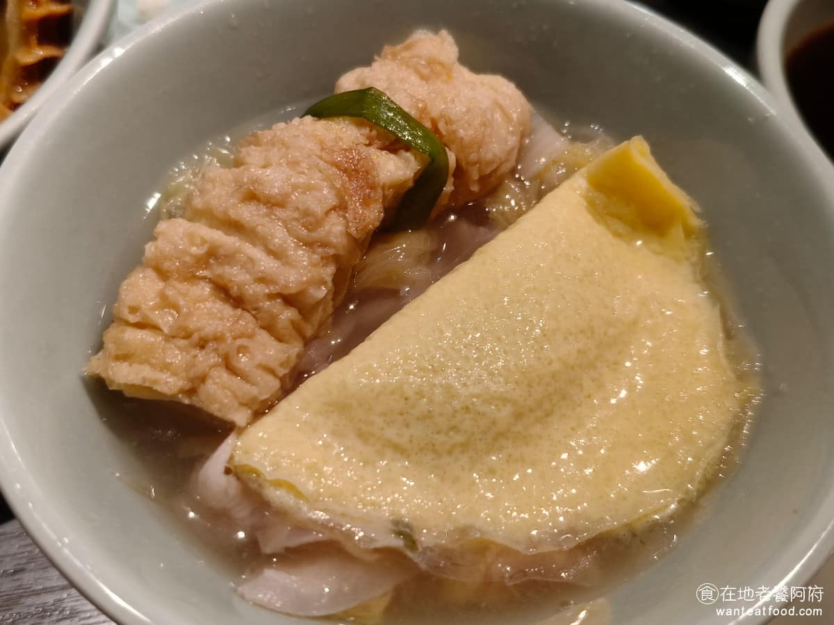 青花驕麻辣鍋台北光復南店 青花驕麻辣鍋台北光復南店菜單 青花驕麻辣鍋台北光復南店推薦 酸菜白肉鍋的湯頭味道非常不錯,而且會越煮越酸,不用沾任何醬料直接吃,都酸味十足,非常下飯。 @在地老饕阿府