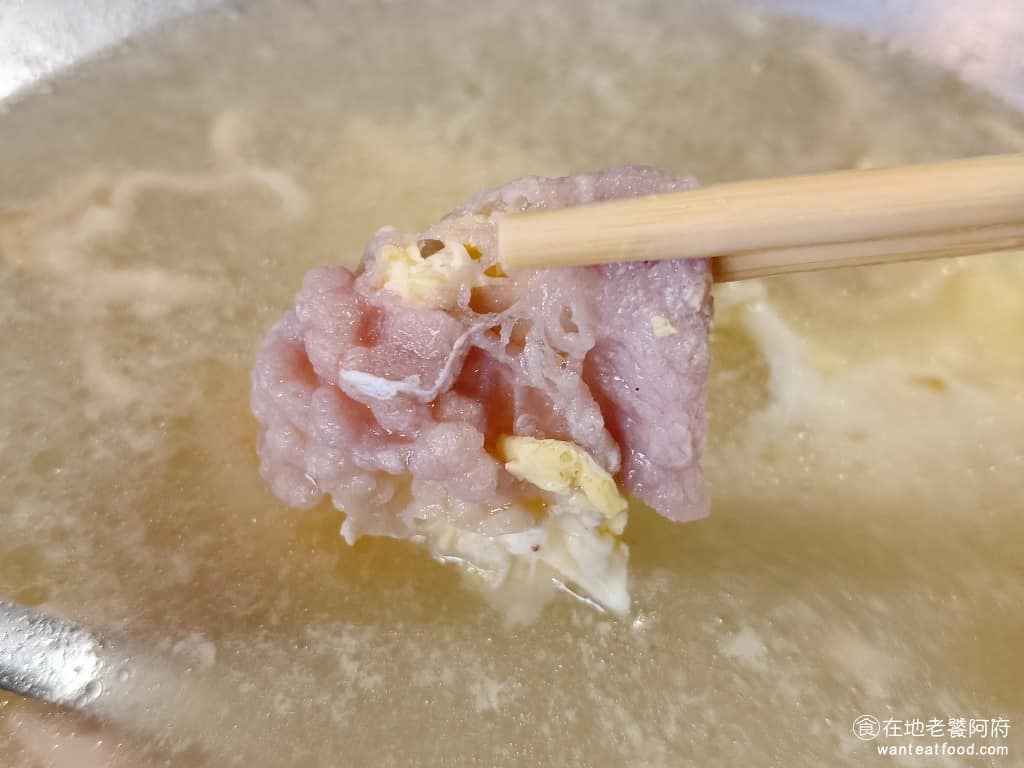 凱古早味鍋燒麵 凱古早味鍋燒麵菜單 凱古早味鍋燒麵推薦 信義區美食 信義美食 可惜的是裡面的肉片給的非常少，只有一片肉，雖然這附近的房租比較貴，但這樣一碗要 140 元，感覺還是太貴了。 @在地老饕阿府