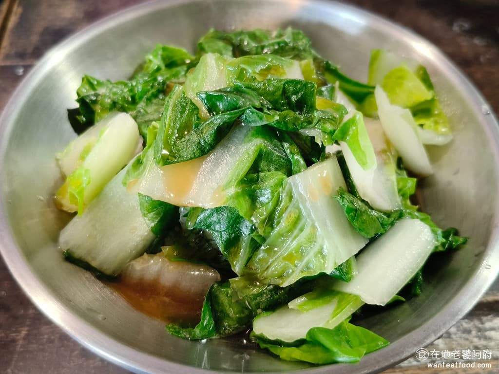 凱古早味鍋燒麵 凱古早味鍋燒麵菜單 凱古早味鍋燒麵推薦 信義區美食 信義美食 燙青菜 燙青菜搭配簡單的甜醬油做調味，吃起來非常的清爽不油膩。 @在地老饕阿府