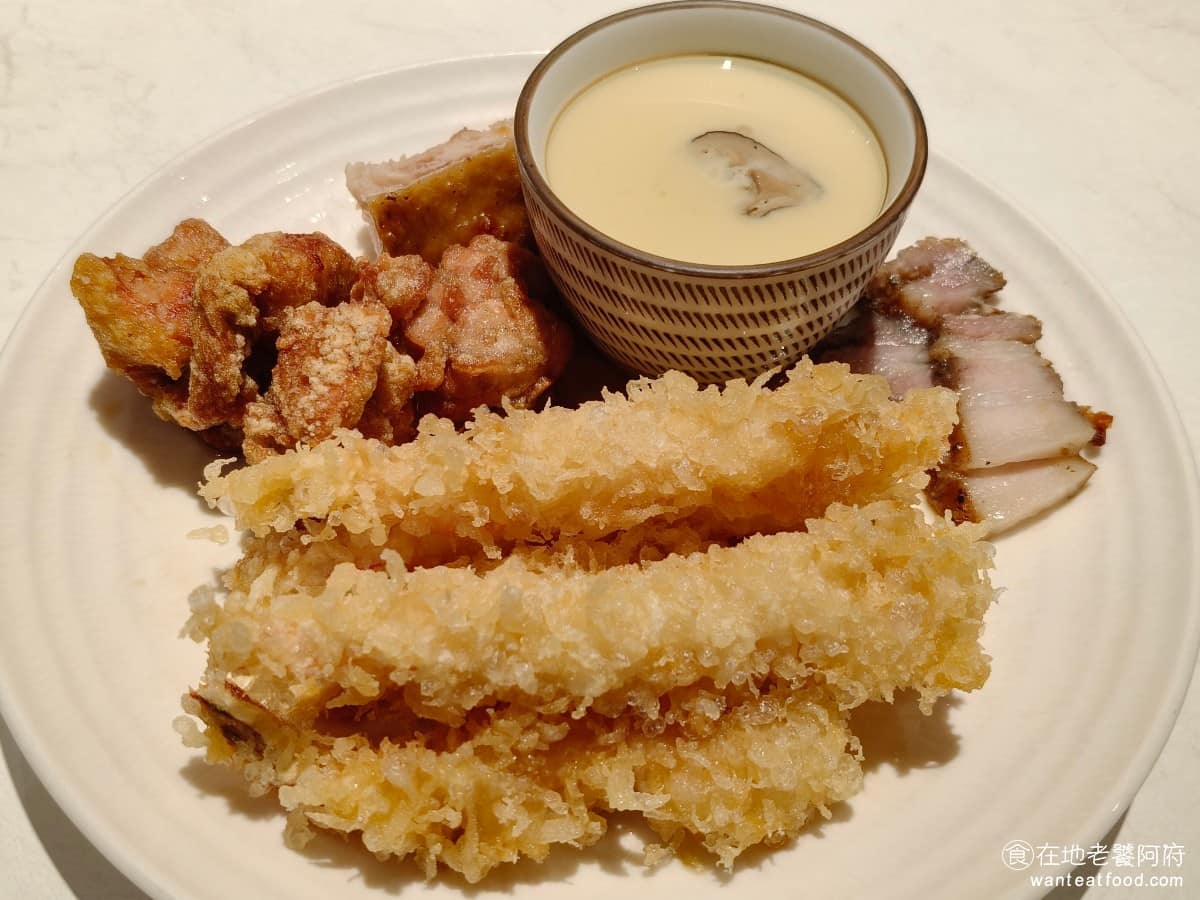 饗食天堂林口三井店 饗食天堂林口三井店菜單 饗食天堂林口三井店推薦 林口區美食 林口美食 唐揚雞外皮酥脆、肉質不算乾，調味鹹一點，屬於炸物區穩定好吃的品項，炸蝦天婦羅炸得非常酥脆好吃。 @在地老饕阿府
