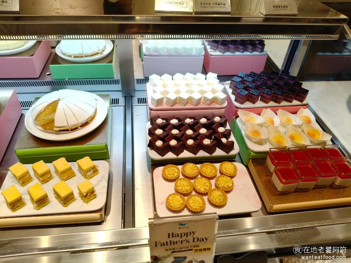 饗食天堂林口三井店 饗食天堂林口三井店菜單 饗食天堂林口三井店推薦 林口區美食 林口美食 檸檬棉花糖蛋糕、芒果葡萄柚、桑葚慕斯蛋糕、柚香檸檬塔、芒果鮮奶油三明治、鮮奶油波士頓派。 @在地老饕阿府