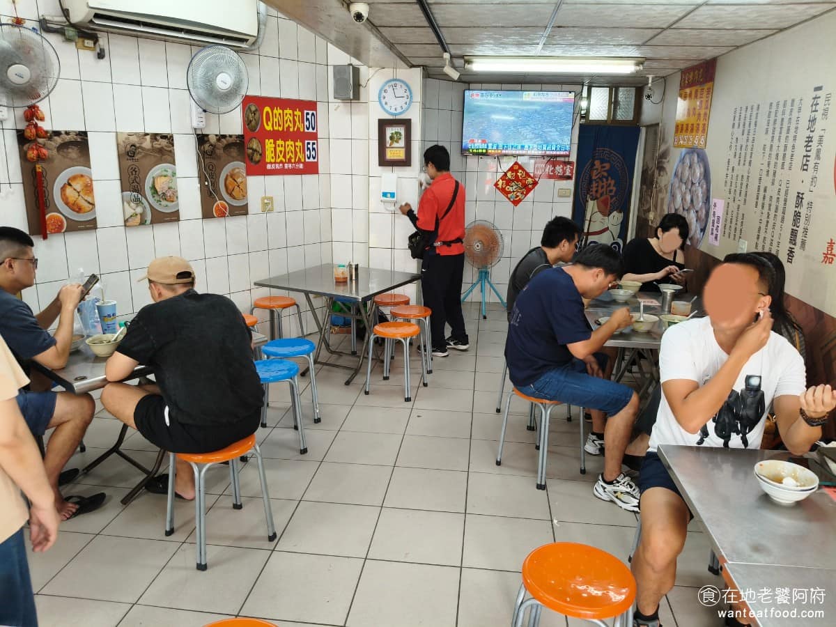 嘉家樂肉丸大甲 嘉家樂肉丸大甲菜單 嘉家樂肉丸大甲推薦 大甲區美食 大甲美食 台灣小吃 肉圓 裝潢走的是傳統小吃店風格,沒有太多裝飾,地板也偏樸實,但環境維護得還不錯,不會有50年老店的破舊感。 @在地老饕阿府