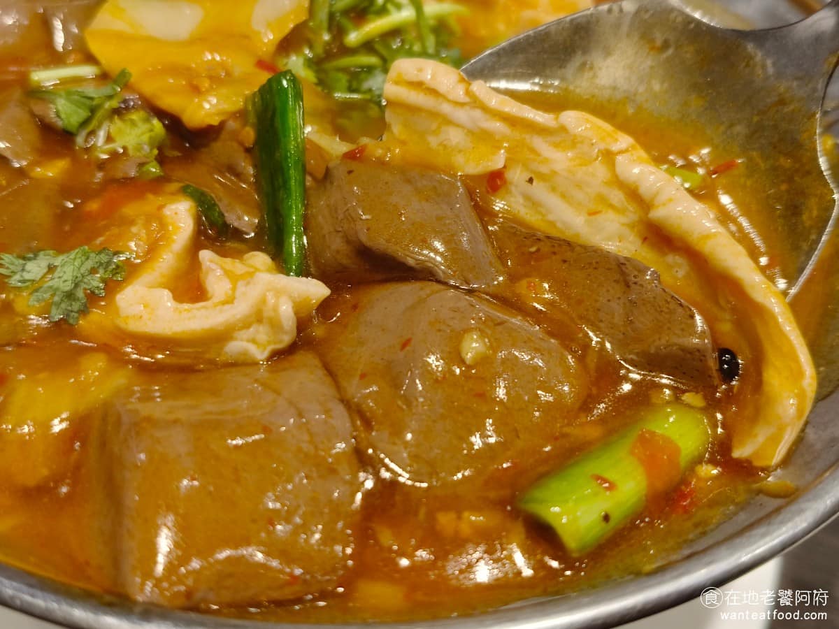花娘小館(創始店) 花娘小館(創始店)菜單 花娘小館(創始店)推薦 松山區美食 松山美食 只是醬汁的調味上,沒有很吸引人的味道,而且鴨血的味道也有點淡,不算是印象深刻的一道菜。 @在地老饕阿府