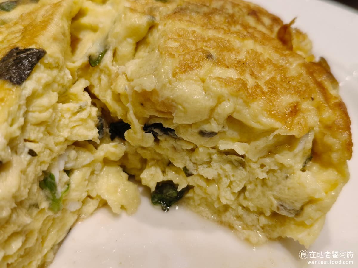 花娘小館(創始店) 花娘小館(創始店)菜單 花娘小館(創始店)推薦 松山區美食 松山美食 而且吃起來也非常的濕潤,切開後裡面還會流出湯汁,我還看到旁邊的大桌,一次上了三份,看得出來都是老顧客,才知道這是必點的。 @在地老饕阿府