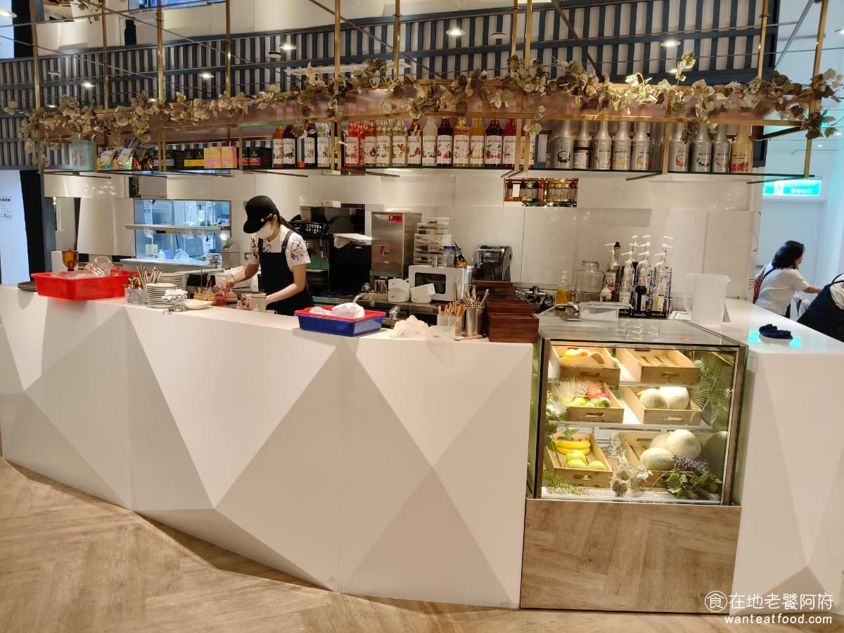 Engolili 英格莉莉統一時代店 英格莉莉統一時代店菜單 英格莉莉統一時代店推薦 信義區美食 隨著品牌發展多年，菜單已橫跨早午餐、義大利麵、燉飯、炸物、下午茶甜點與特調飲品，選擇相當多元。 @在地老饕阿府