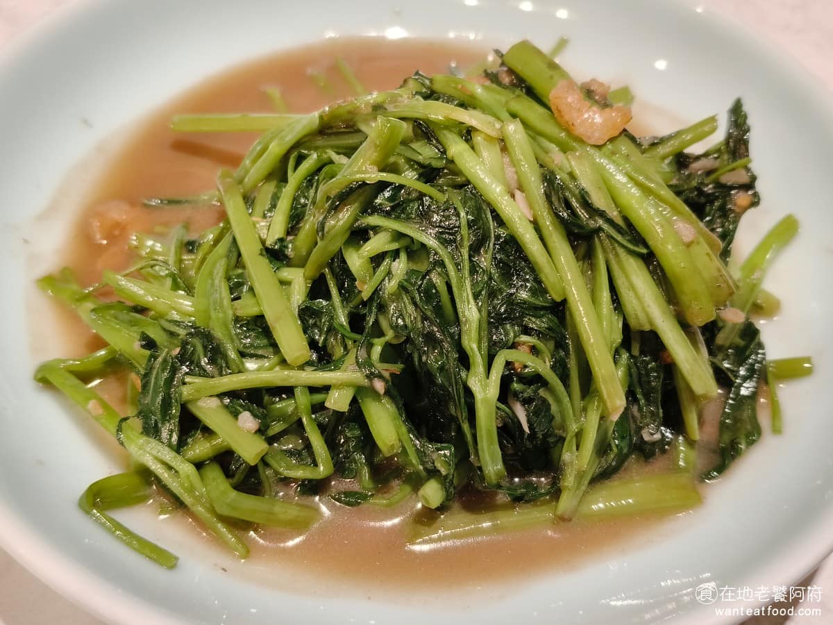 香米泰國料理大直忠泰店 香米泰國料理大直忠泰店菜單 香米泰國料理大直忠泰店推薦 中山區美食 蝦醬空心菜 屬於重口味的炒青菜，蝦醬味非常濃，口味也是偏鹹一些，青菜炒得保留了脆度，口感很好不會軟爛，配白飯吃非常下飯。 @在地老饕阿府
