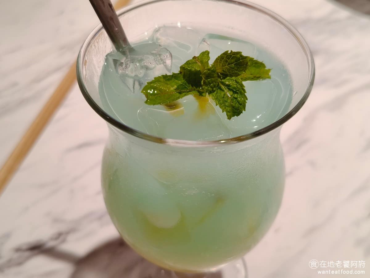 西堤牛排台北光復南店 西堤牛排台北光復南店菜單 西堤牛排台北光復南店推薦 大安區美食 大安美食 乳酸青梅特調 喝起來蠻奇怪的，完全喝不到梅子的味道，跟預期落差有點大。 @在地老饕阿府