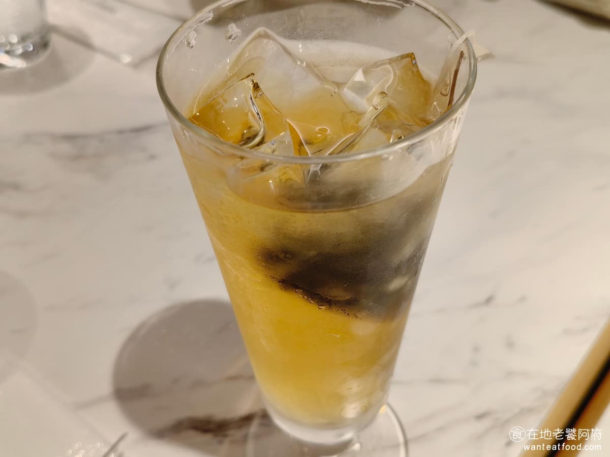 西堤牛排台北光復南店 西堤牛排台北光復南店菜單 西堤牛排台北光復南店推薦 大安區美食 大安美食 蜜桃烏龍茶 茶味非常香濃，喝得到淡淡的蜜桃香氣，茶系飲料裡，不錯的選擇。 @在地老饕阿府