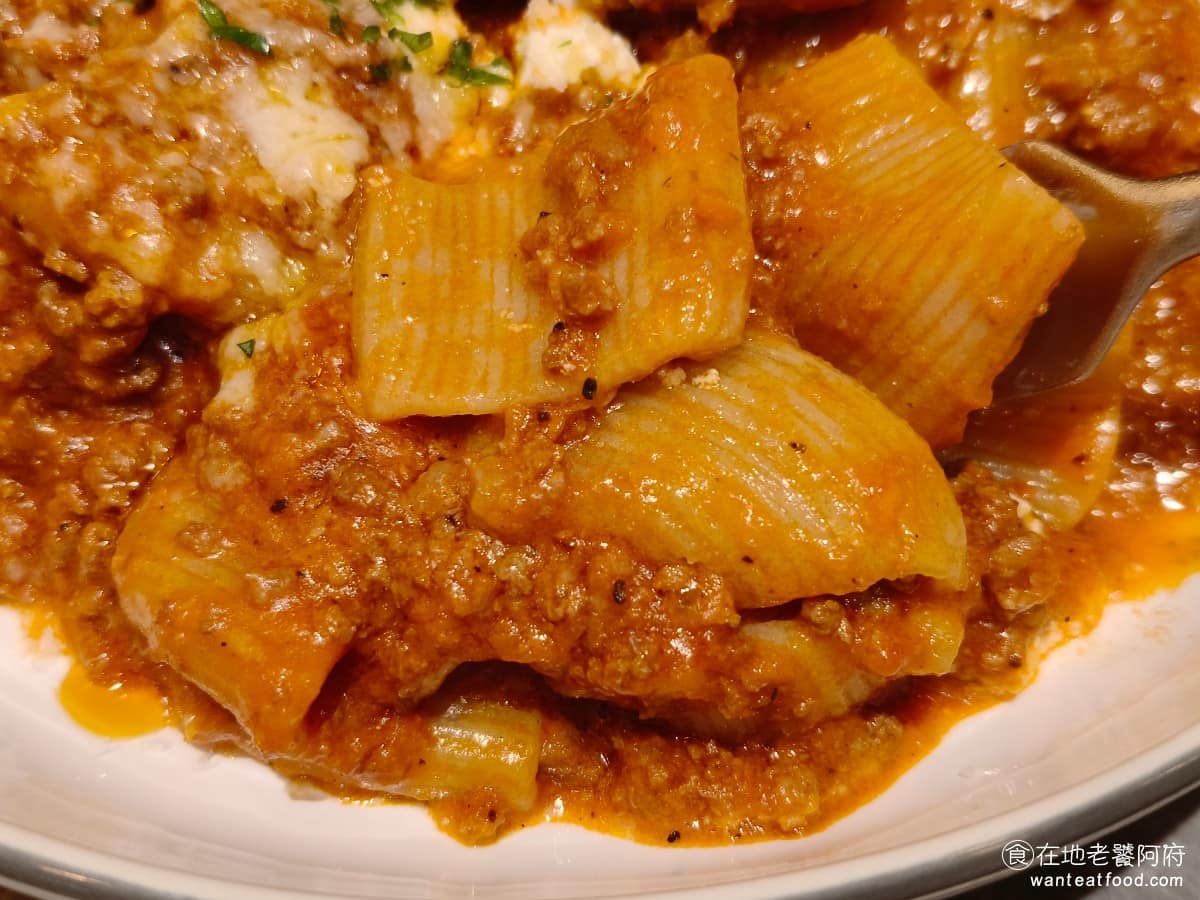 驢子餐廳 L'IDIOT GRILL&PASTA 春大直店 春大直店菜單 春大直店推薦 中山區美食 水管麵是店家自己手工製作,做法道地口感Q彈,還帶點嚼勁,吃得出高級感,比一般義大利餐廳,做得更有水準。 @在地老饕阿府