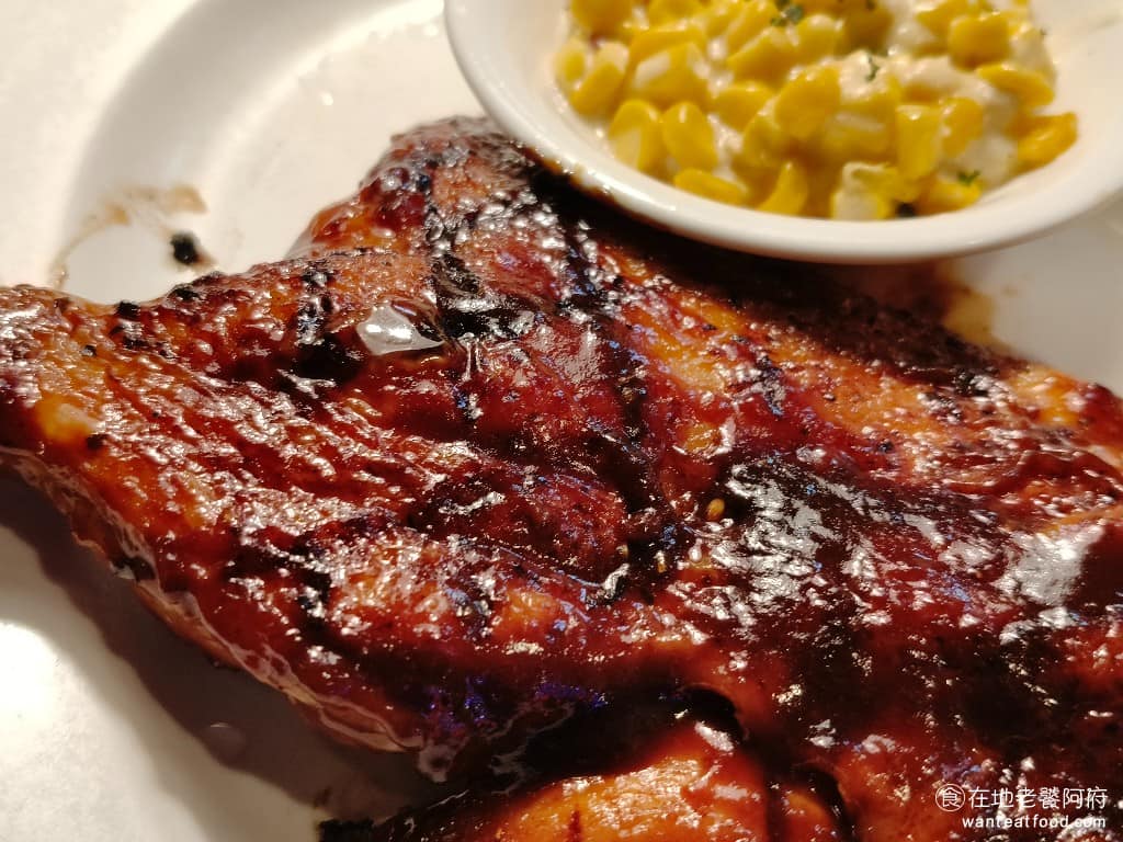 Texas Roadhouse 德州鮮切牛排民生店 德州鮮切牛排民生店菜單 不過雞胸肉比例較高,雞胸本身容易偏乾偏硬,是這道料理明顯的缺點,如果特別在意肉質軟嫩度,就不太推薦點。 @在地老饕阿府