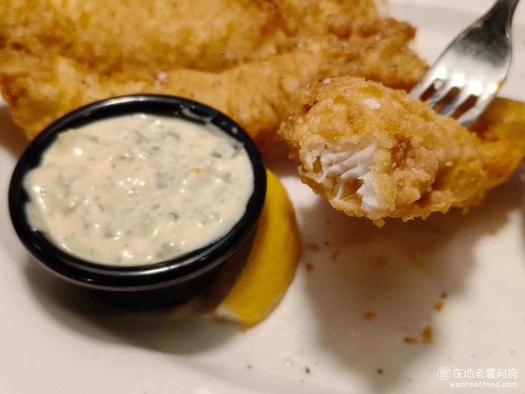 Texas Roadhouse 德州鮮切牛排民生店 德州鮮切牛排民生店菜單 外皮炸的剛好,不會偏硬,有微微的脆感,和軟嫩的魚肉搭配起來,非常合適。 @在地老饕阿府