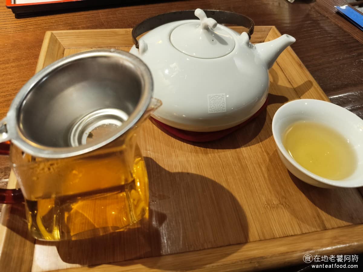 春水堂西湖店 春水堂西湖店菜單 春水堂西湖店推薦 內湖區美食 內湖美食 西湖美食 金萱萬壽菊 菊花茶的味道非常的濃郁,茶味非常香,非常符合春水堂的特色。 @在地老饕阿府