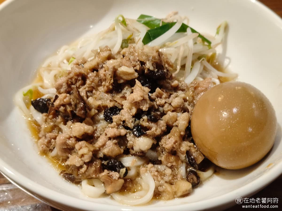 春水堂西湖店 春水堂西湖店菜單 春水堂西湖店推薦 內湖區美食 內湖美食 西湖美食 功夫麵 麵食裡表現很穩的一道,肉燥味道夠,不油膩加了香菇一起燉,整體香氣比單純肉燥更豐富,是值得點的選項。 @在地老饕阿府