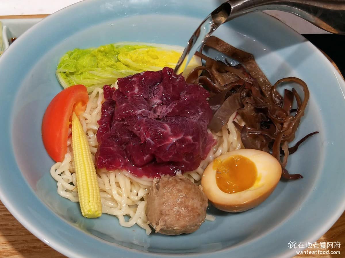 芸彰牧場台中新光三越店B2 西屯區美食 西屯美食 中式料理 牛肉鍋