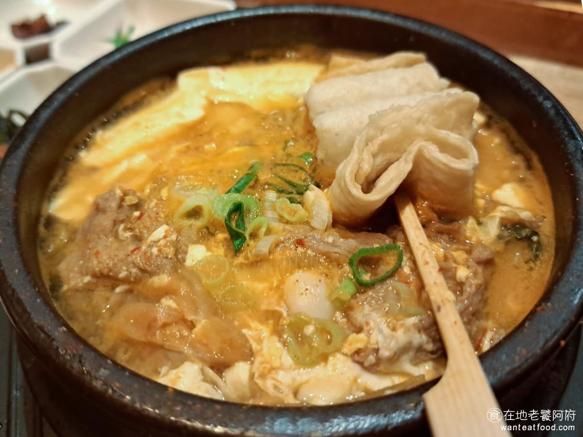 偷飯賊遠東百貨竹北店 美食 韓式料理 豆腐煲 豆腐煲、烤肉