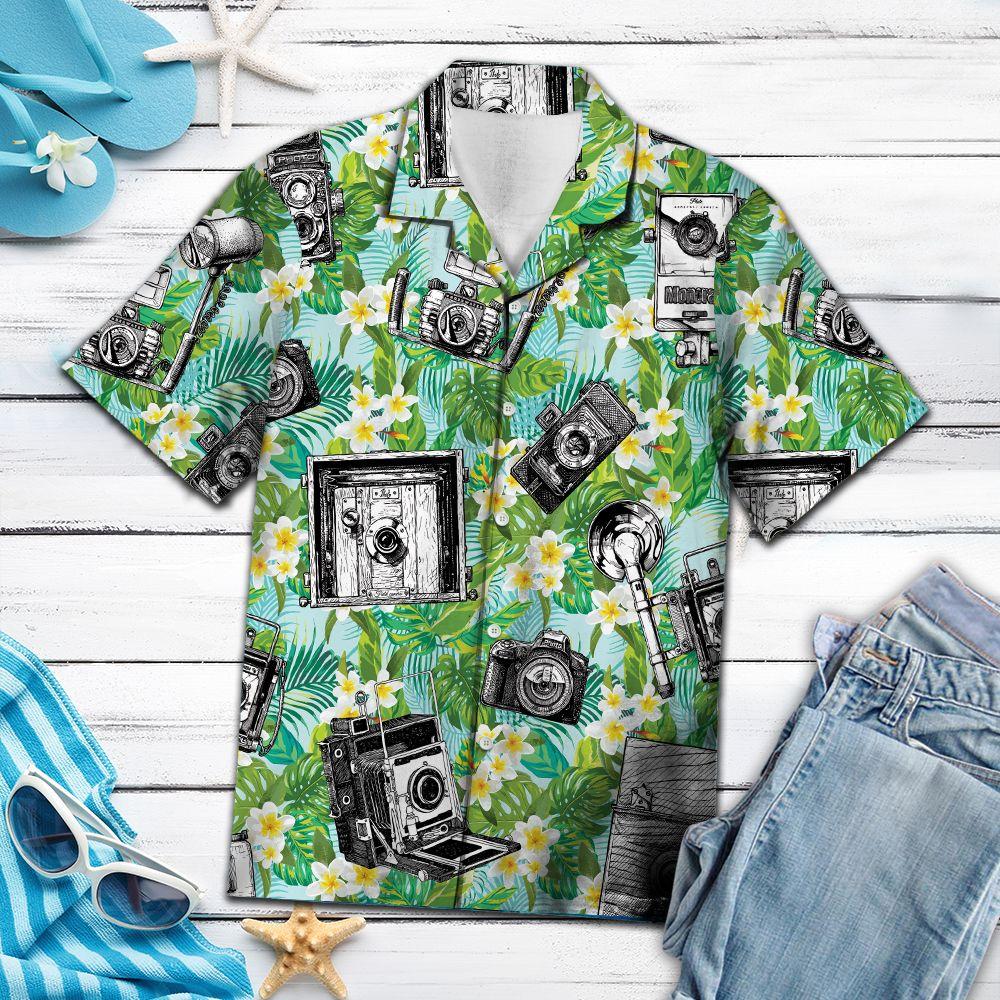 Aloha Shirt Mother’s day Father’s day unique gift ideas for mom & dad from daughter & son kids, meaningful birthday presents –  Vintage Camera Photographer G5810- Hawaiian Shirt