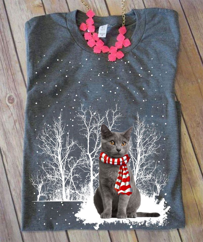 British shorthair in the winter, snow white, Christmas tree for animal lovers T shirt hoodie sweater H99