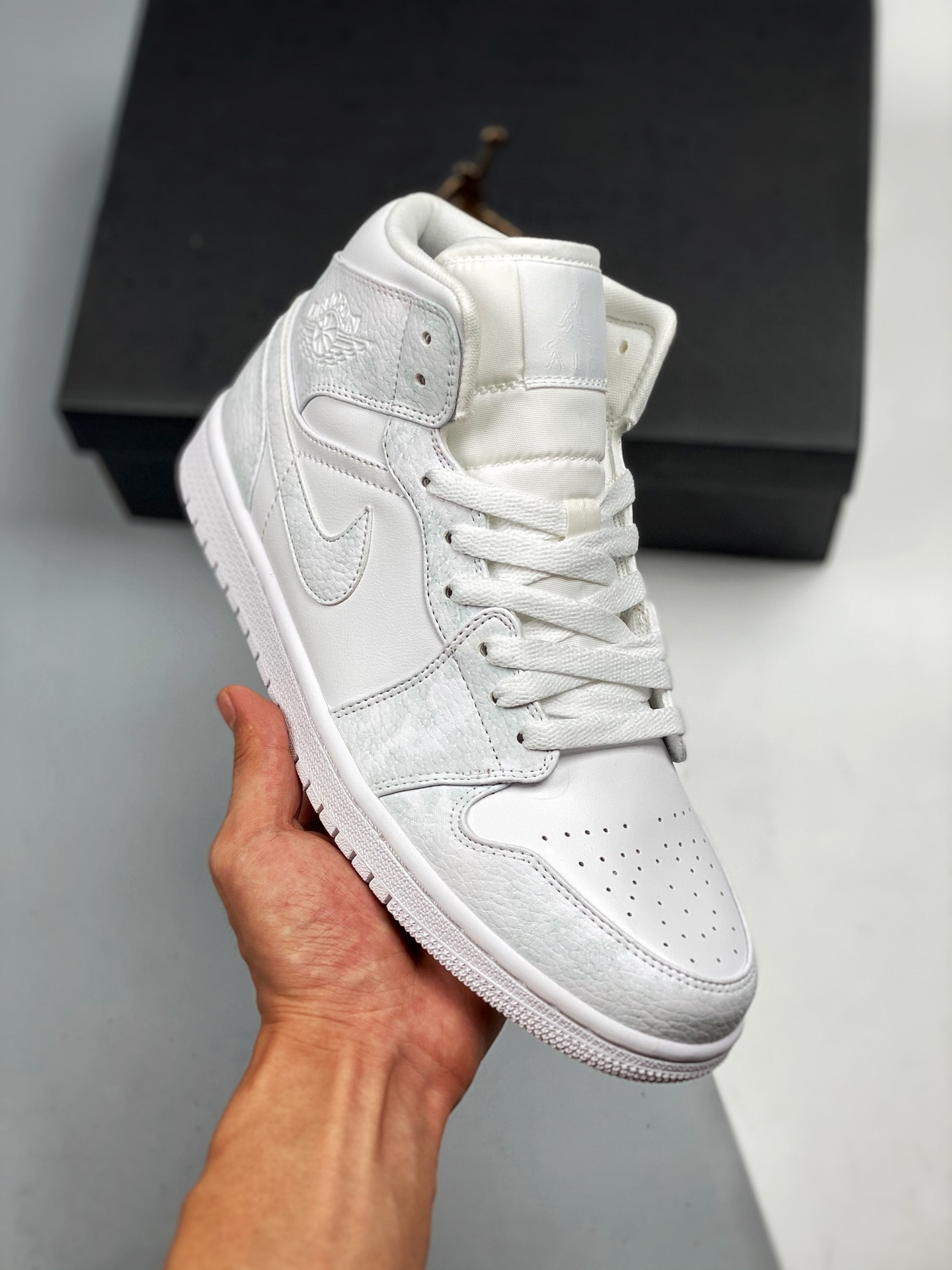 JD 1 Mid Triple White 554724-130 5341703