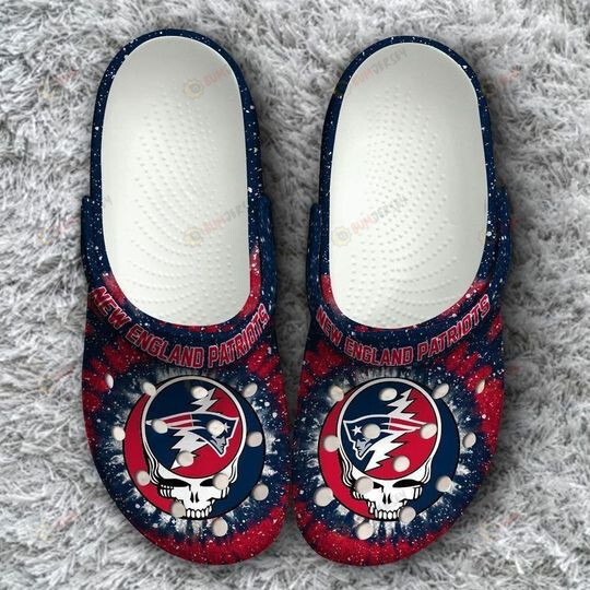 New England Patriots Logo Grateful Dead Crocs Classic Clogs Shoes – Aop Clog