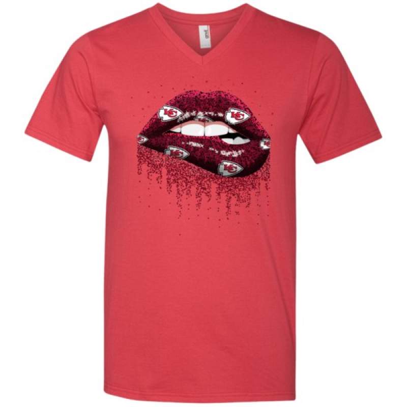 Get Now Glitter Lips Shirt For Kansas City Chiefs Fans Men’s V-neck T-shirt