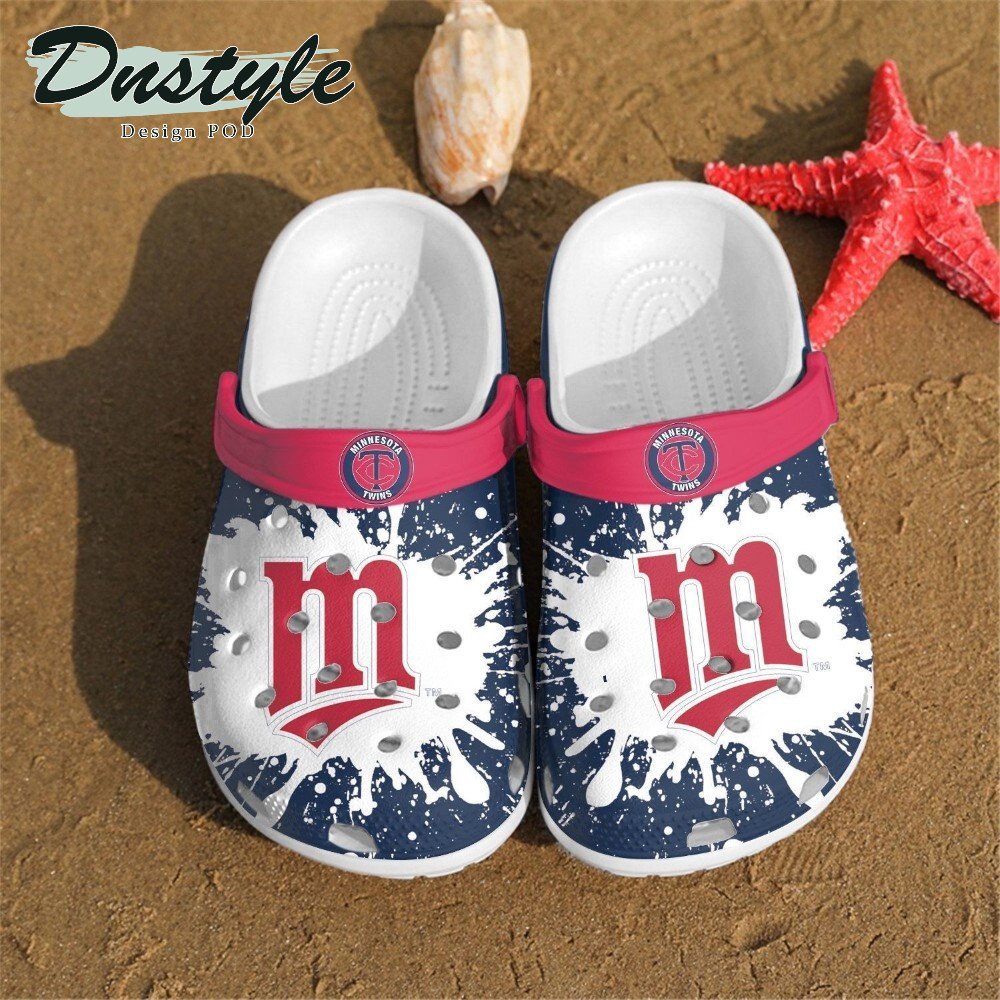 Minnesota Twins Logo Pattern Crocs Classic Clogs Shoes In Blue & White