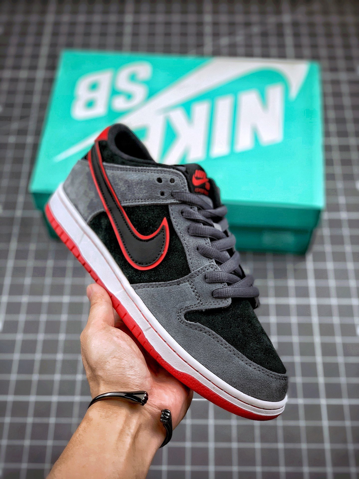 Ishod Wair x Nike SB Dunk Dark GreyUniversity RedWhiteBlack 5340918