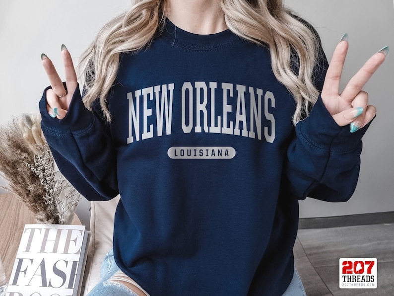 New Orleans Sweatshirt | Soft Cozy New Orleans Louisiana Crewneck Sweater Retro Vintage College University Sweatshirt LA Dorm NOLA Gifts