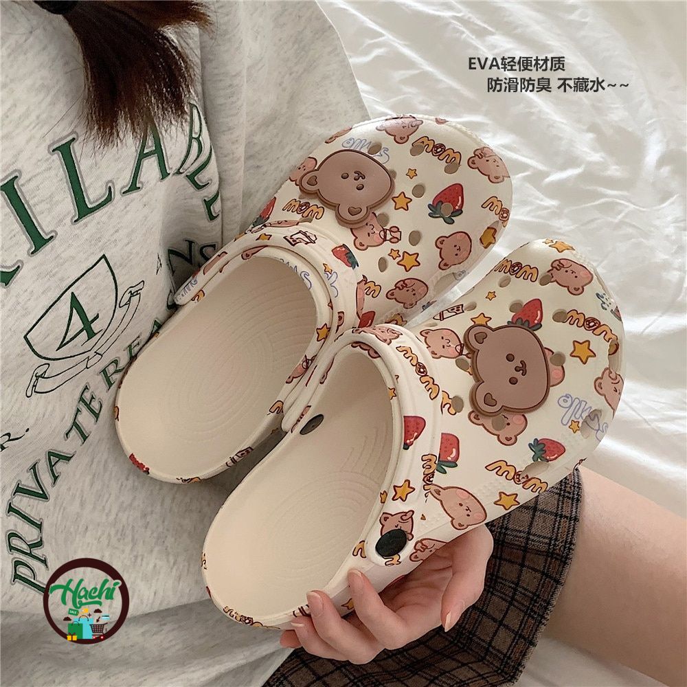 Women’S Sandals Korea Ins Style Cute Cartoon Little Bear Deco Hole Shoes Antislip Thicken Sole Outdoor Beach Summer Flats Slides