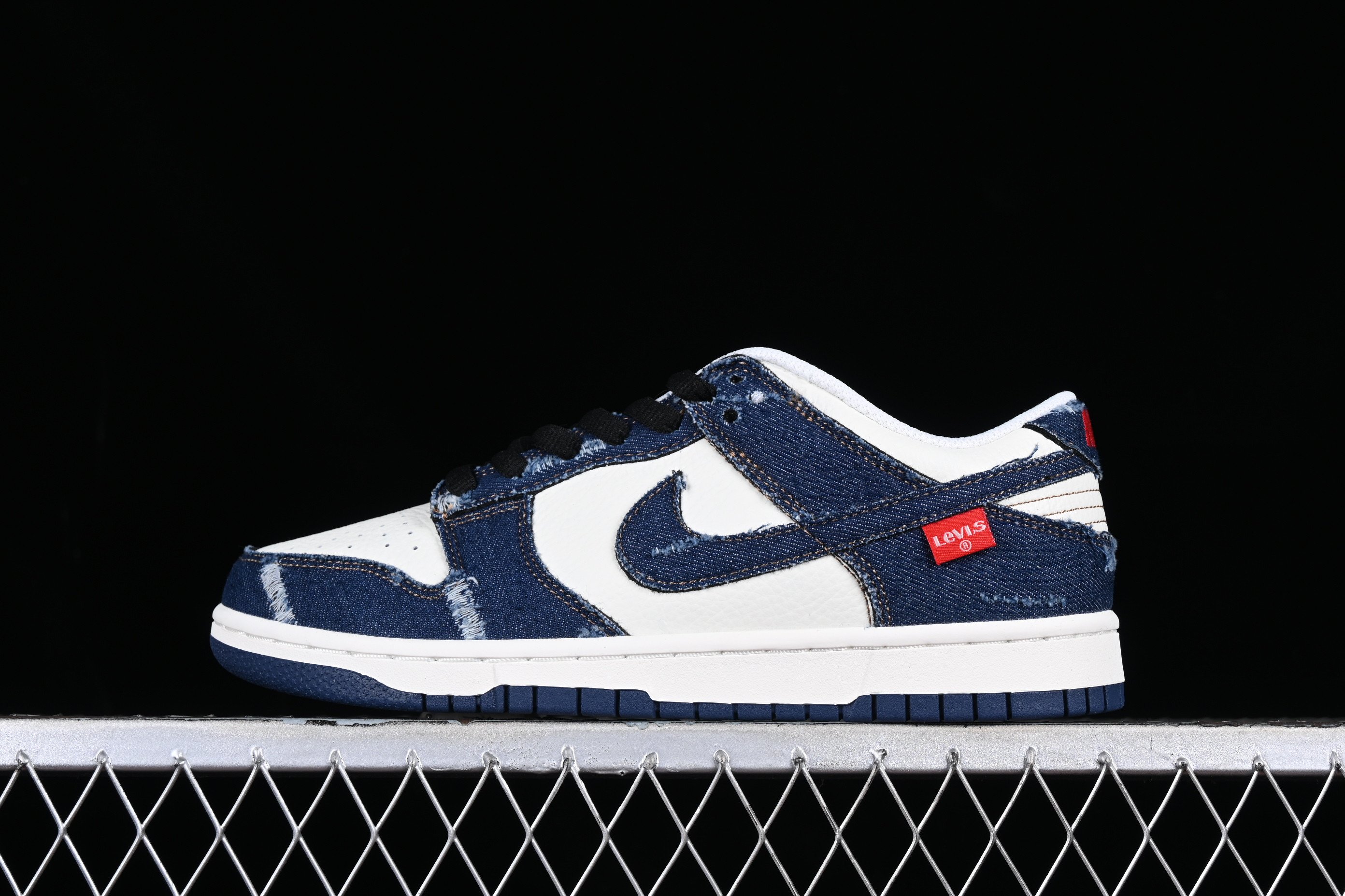 Levis x Nike SB Dunk Low Denim Dark Blue White Shoes Sneakers SNK211375898