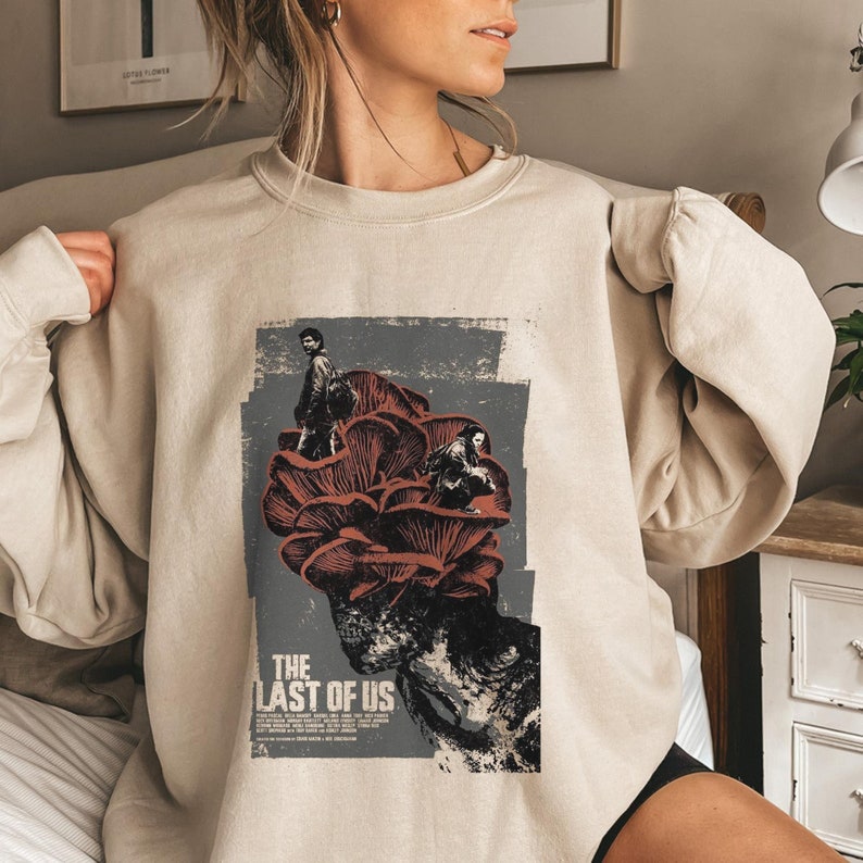 The Last Of Us Retro Shirt, The Last Of Us 90S Vintage Merch Book Art Crewneck