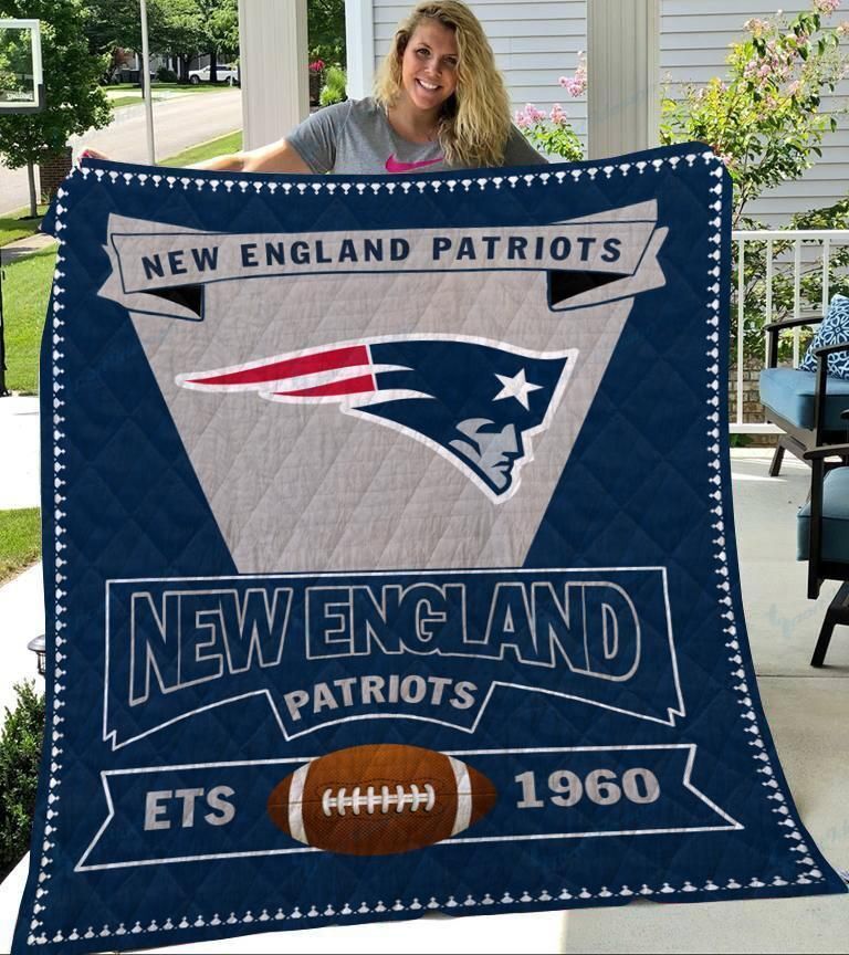 New England Patriots Logo Premium Quilt