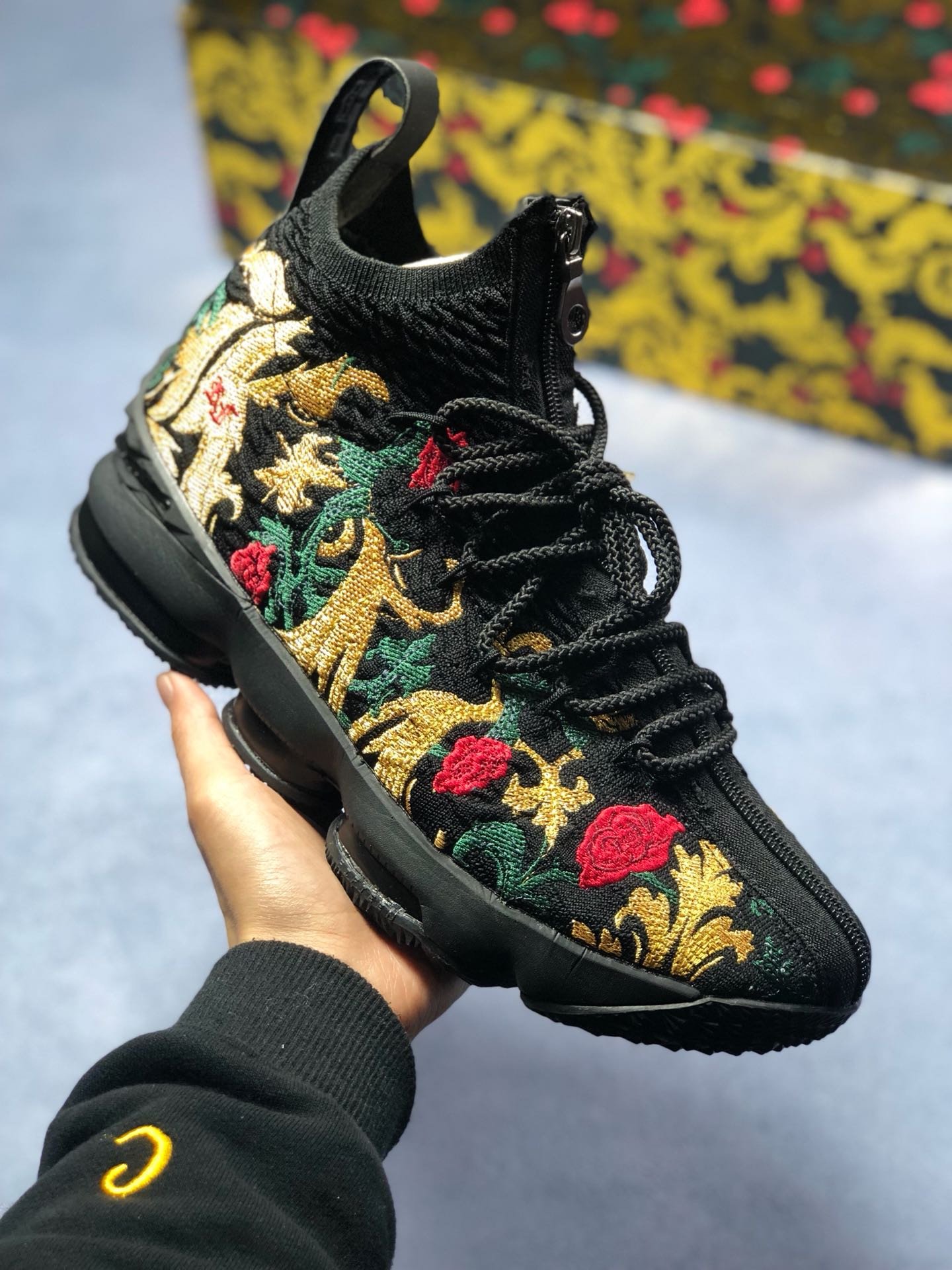 KITH x Nike LeBron 15 Lifestyle Kings Crown 5338443