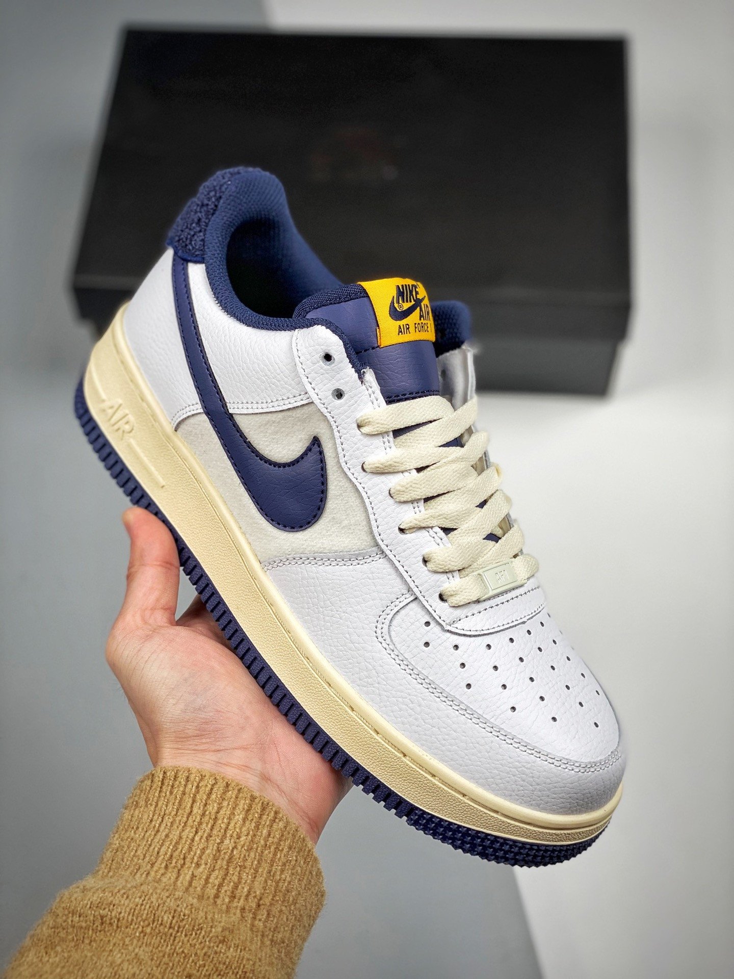 Nike Air Force 1 07 LV8 WhiteMidnight Navy 5340726