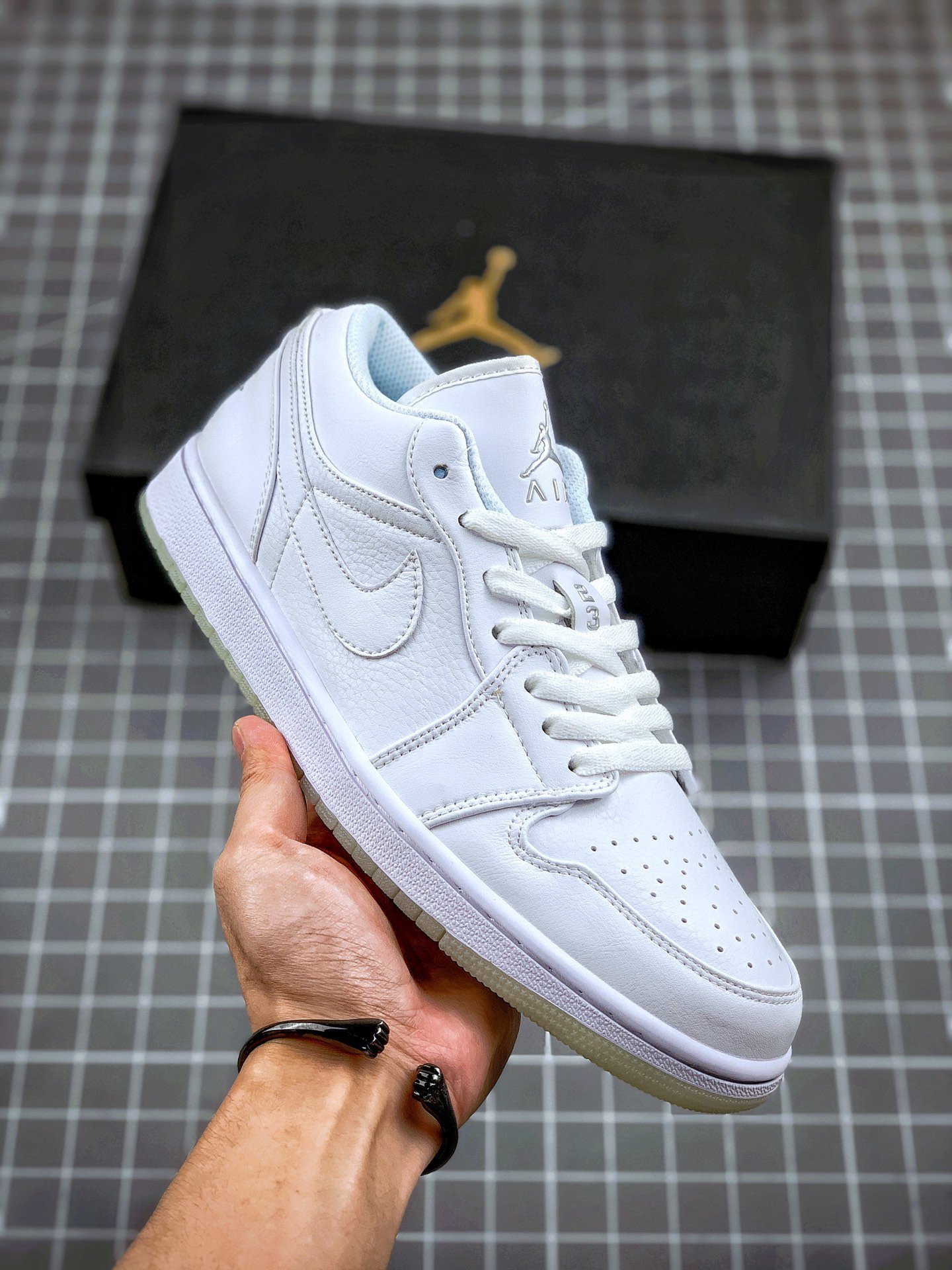 JD 1 Low WhiteWhiteMetallic Silver 5341809