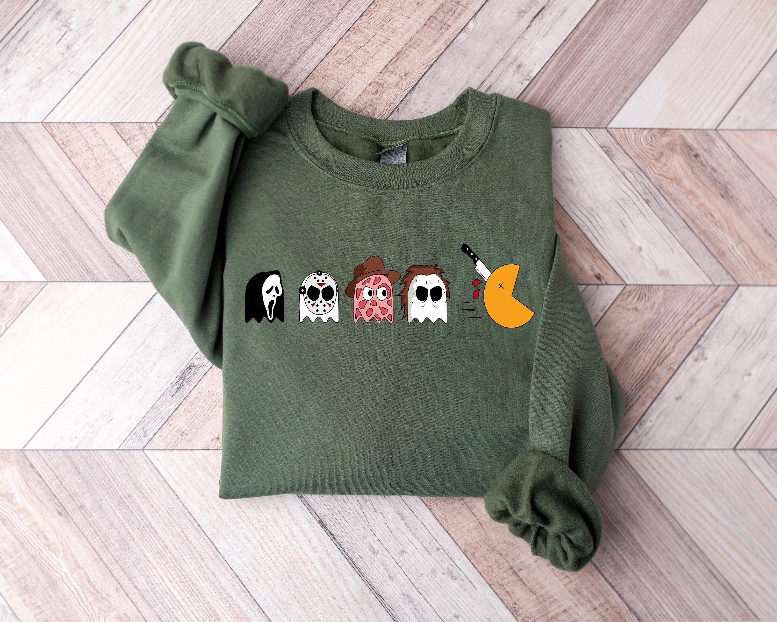 Halloween Sweatshirt Vintage, Halloween Costume, Womens Halloween Sweatshirt, Vintage T Shirt, Halloween Sweatshirt, Halloween Shirt X Mickey Friends