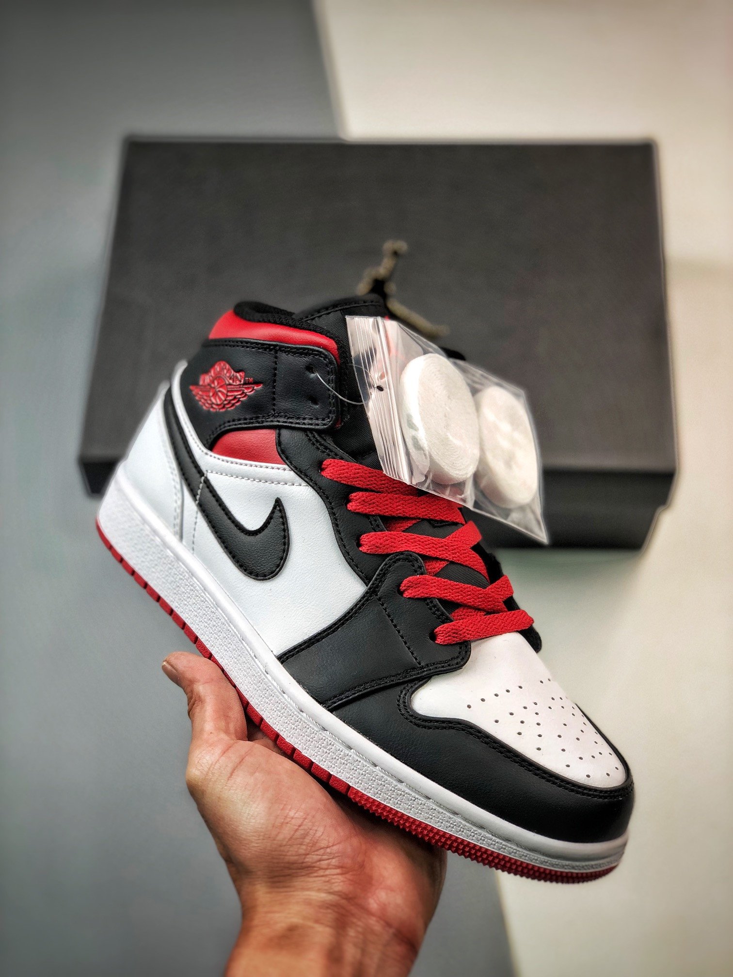 JD 1 Mid ‘Black Toe’ WhiteGym Red-Black DQ8423-106 5341774