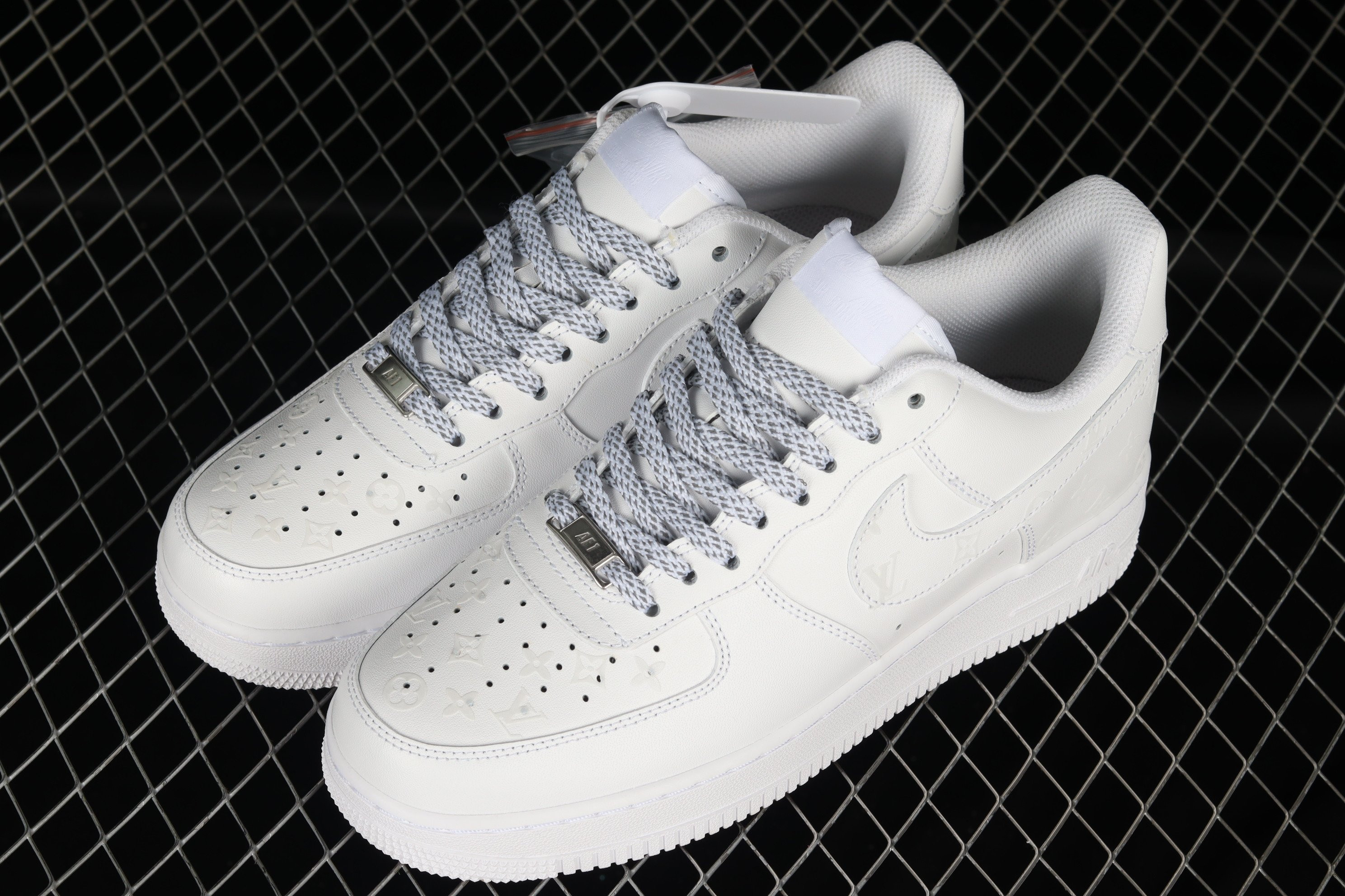 Louis Vuitton x Nike Air Force 1 Low Triple White Shoes Sneakers SNK614898882