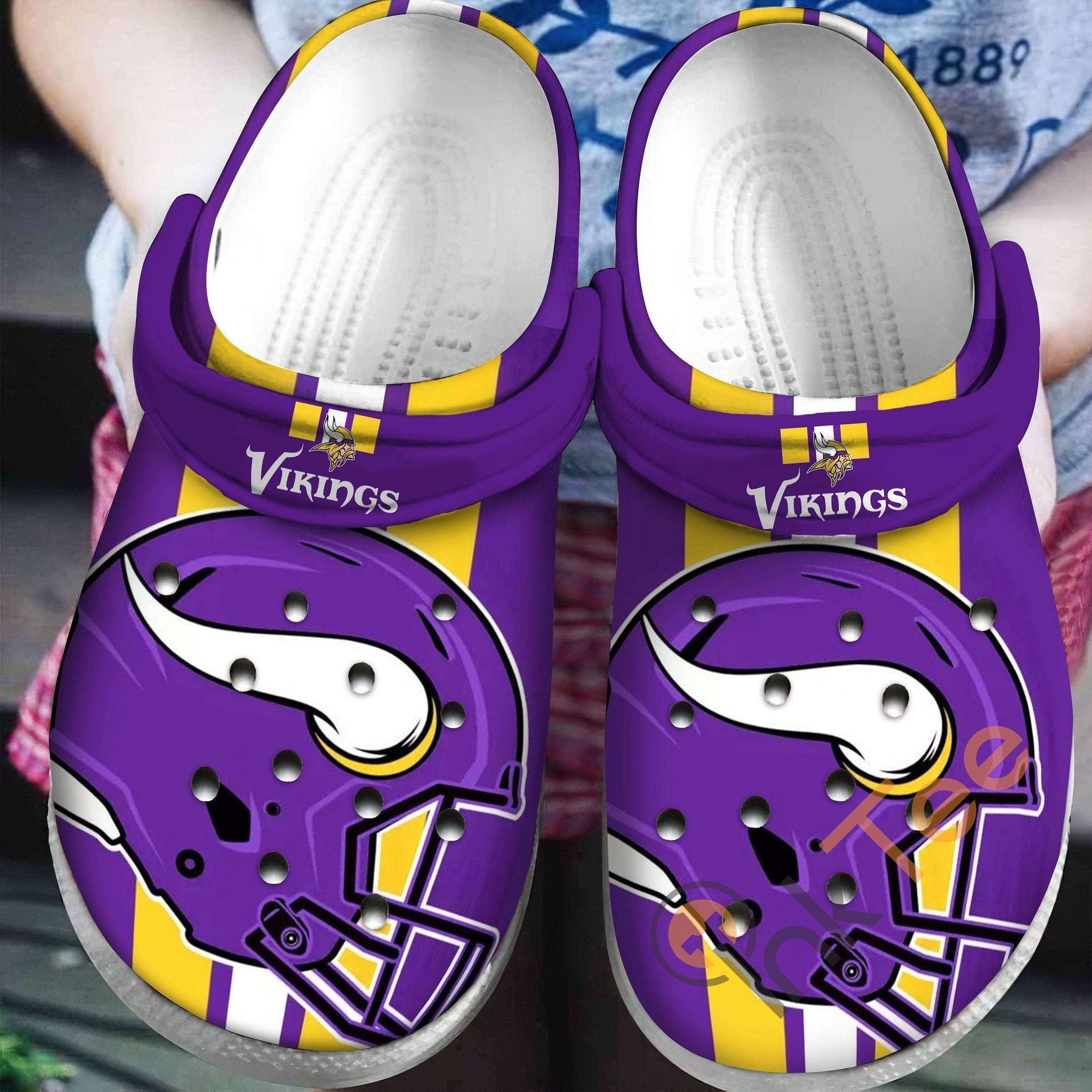 Minnesota Vikings Helmet Pattern Crocs Classic Clogs Shoes In Purple