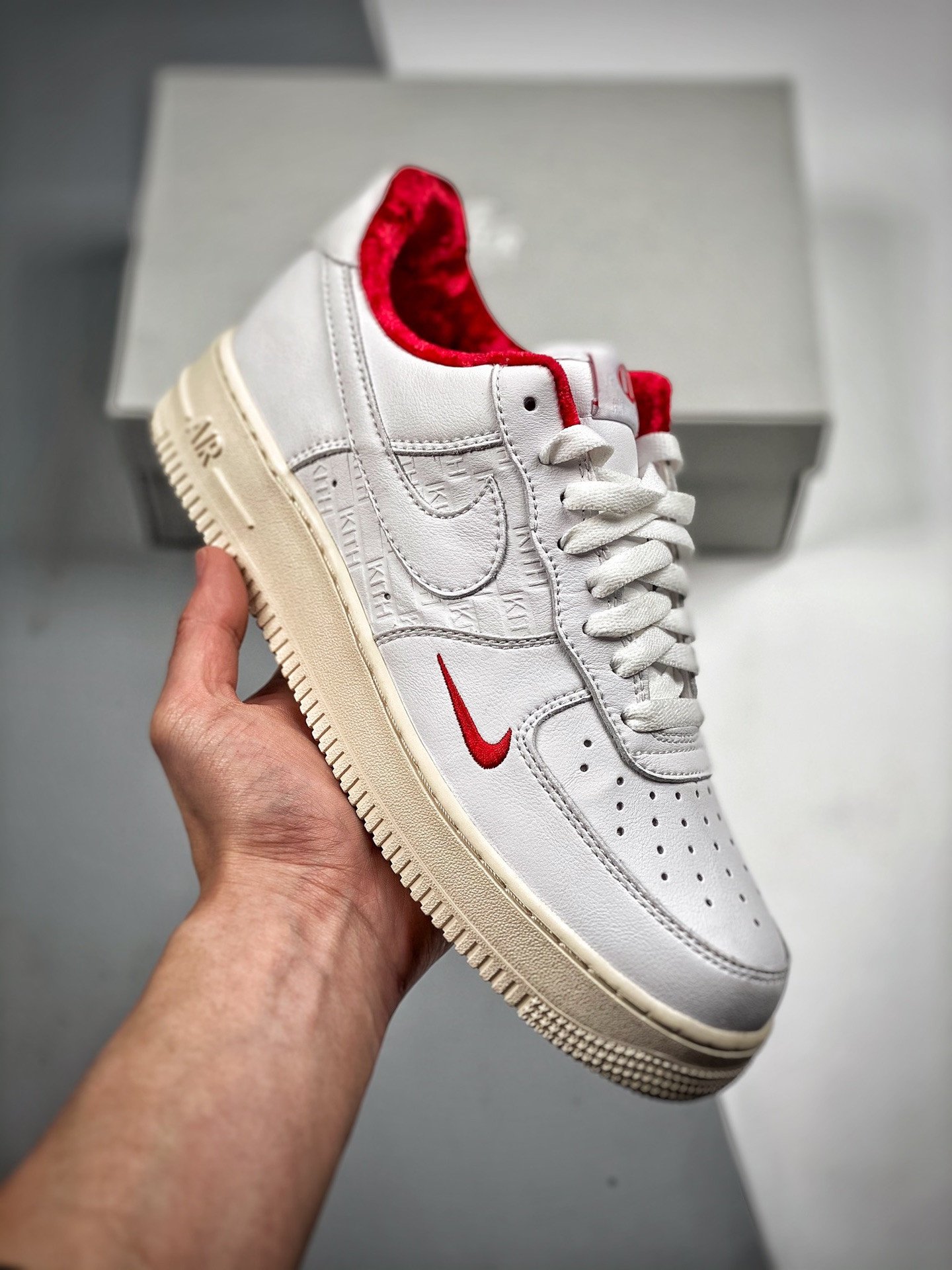 Kith x Nike Air Force 1 Low WhiteUniversity Red-Metallic Gold 5340801