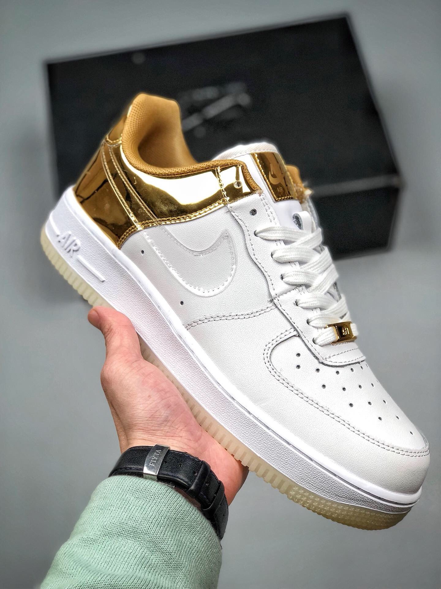 Nike Air Force 1 07 PRM WhiteMetal Gold 5340716