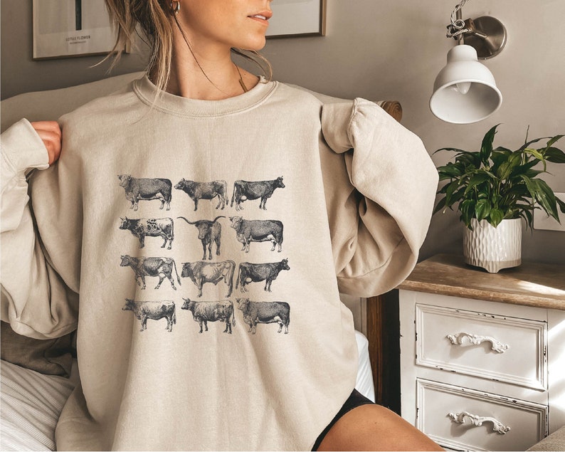 Cow Lover Sweatshirt, Farm Girl Sweatshirt, Vintage Western Tee, Country Sweatshirt, Animal Lover, Gift For Farmer