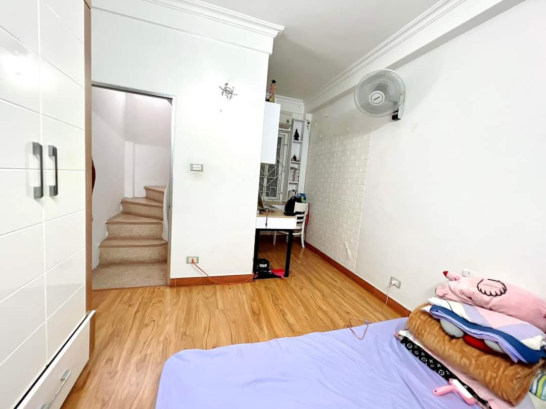 Cho thuê nhà riêng 4 tầng full nội thất, diện tích 48m² tại phố Hoàng Hoa Thám