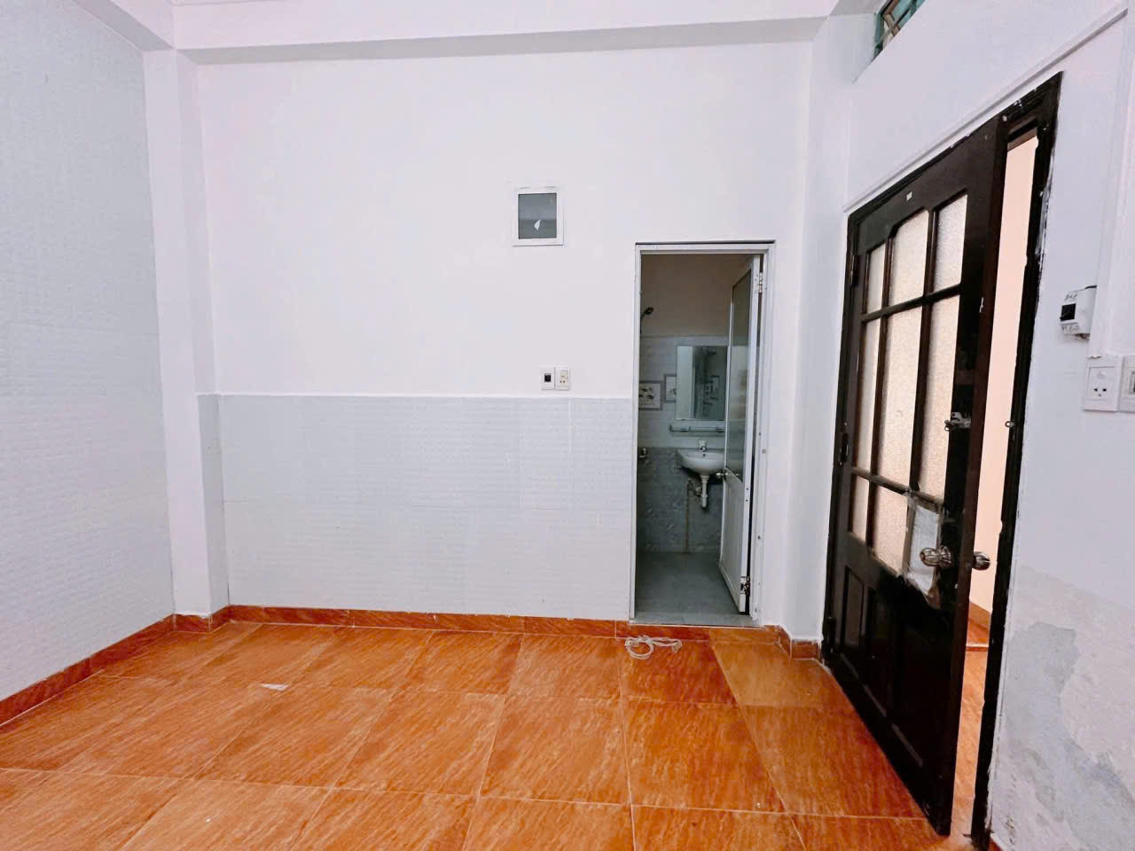 Cho thuê nhà mặt tiền Nguyễn Tất Thành, Xuân Hà - 3 tầng, 25 triệu/tháng