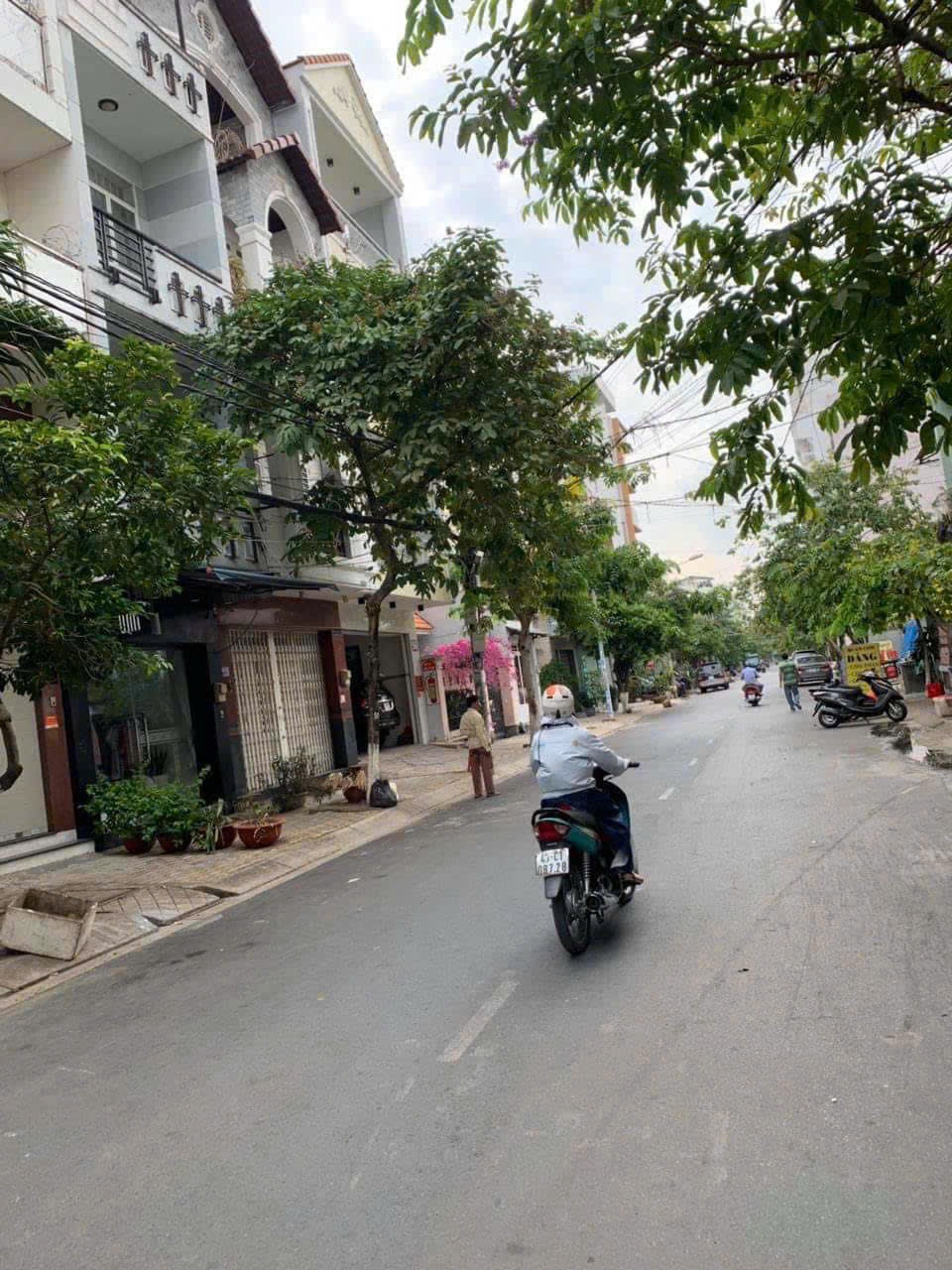 Nhà mặt tiền đường số 79, P Tân Quy, Quận 7 - Kinh doanh sầm uất