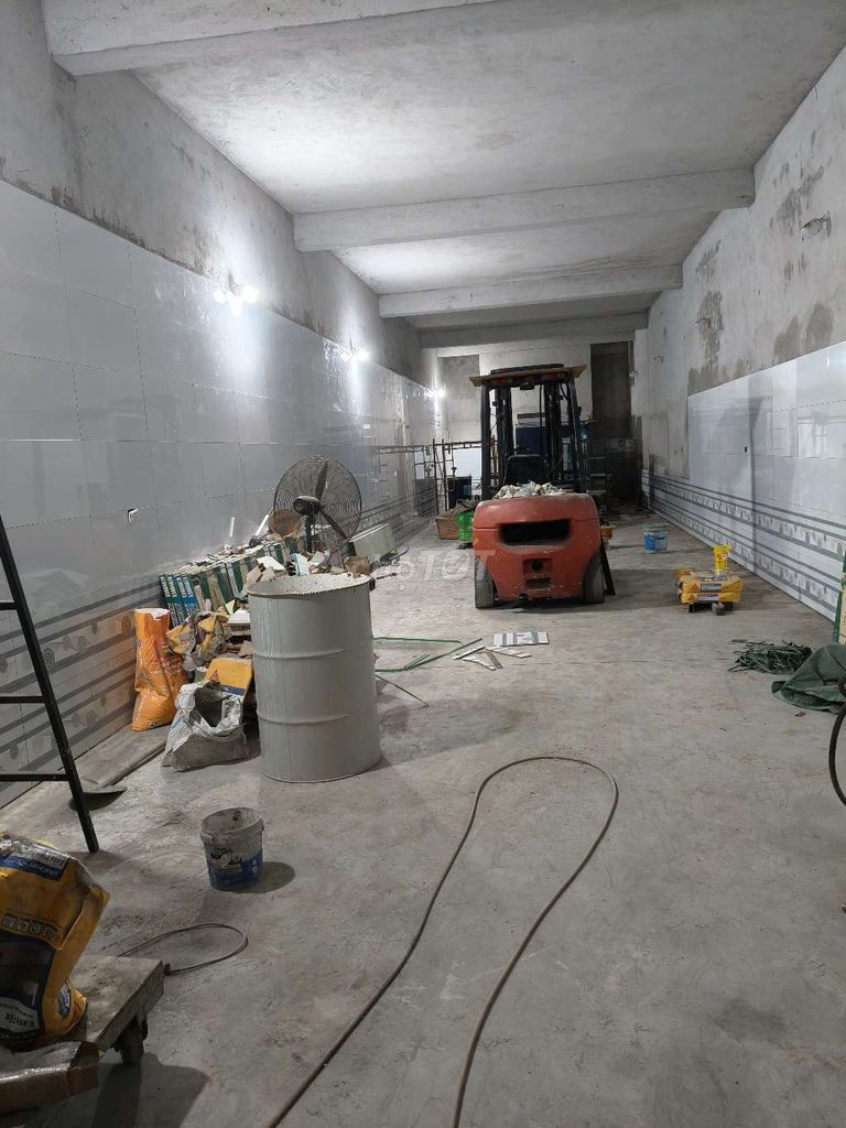 Văn phòng cho thuê, kho có điện 3 pha, diện tích 150m²