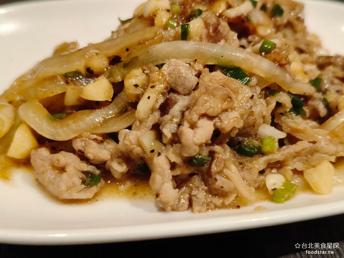 就饗鐵板燒台北長安東店 就饗鐵板燒台北長安東店菜單 就饗鐵板燒台北長安東店推薦 中山區美食 香料味道偏重，口味偏鹹，但也因此很下飯，重口味者會喜歡。 @台北美食星探