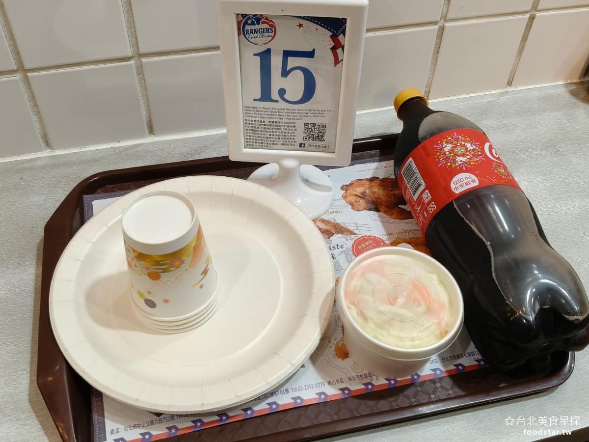 德州美墨炸雞天母店 德州美墨炸雞天母店菜單 德州美墨炸雞天母店推薦 士林區美食 士林美食 美式料理 內用建議避開中午和晚餐的尖峰時段,因為現場常常一位難求,店家也有提供外送服務,消費滿一定金額,還能享有天母區的外送優惠。 @台北美食星探
