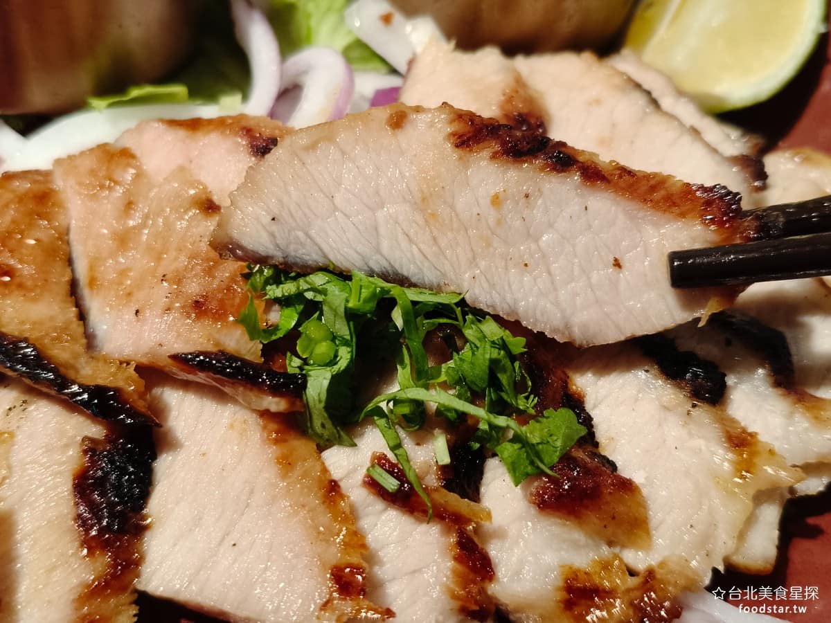 瓦城泰國料理 美麗華店 美麗華店菜單 美麗華店推薦 中山區美食 中山美食 劍南路站美食 附的三種沾醬味道都還不錯，搭配起來倒是還行，但就是食材本身的問題，所以也不太推薦。 @台北美食星探