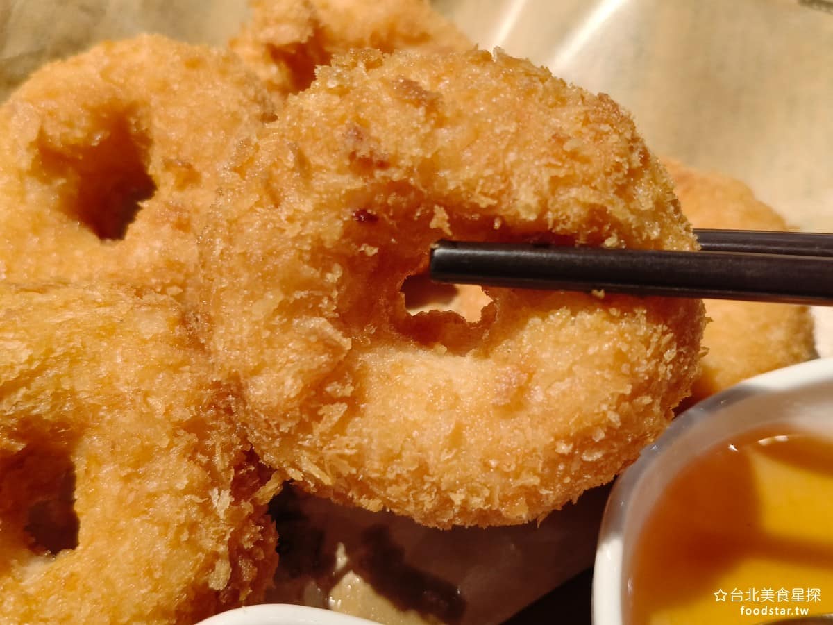 瓦城泰國料理 美麗華店 美麗華店菜單 美麗華店推薦 中山區美食 中山美食 劍南路站美食 但油膩感比月亮蝦餅明顯，吃幾個就會覺得膩，如果只選一種蝦類炸物，月亮蝦餅的清爽度稍微勝出。 @台北美食星探